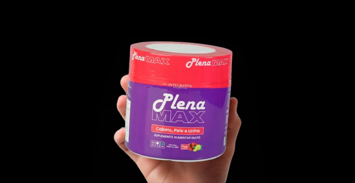 Plena Max - Mão segurando o produto